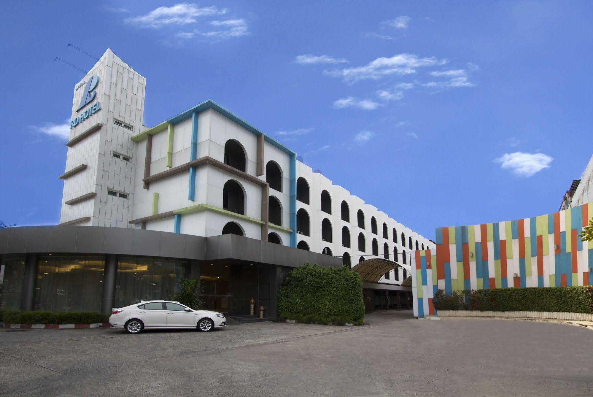 Hotel PAPA Bangkok Siriraj Bagian luar foto