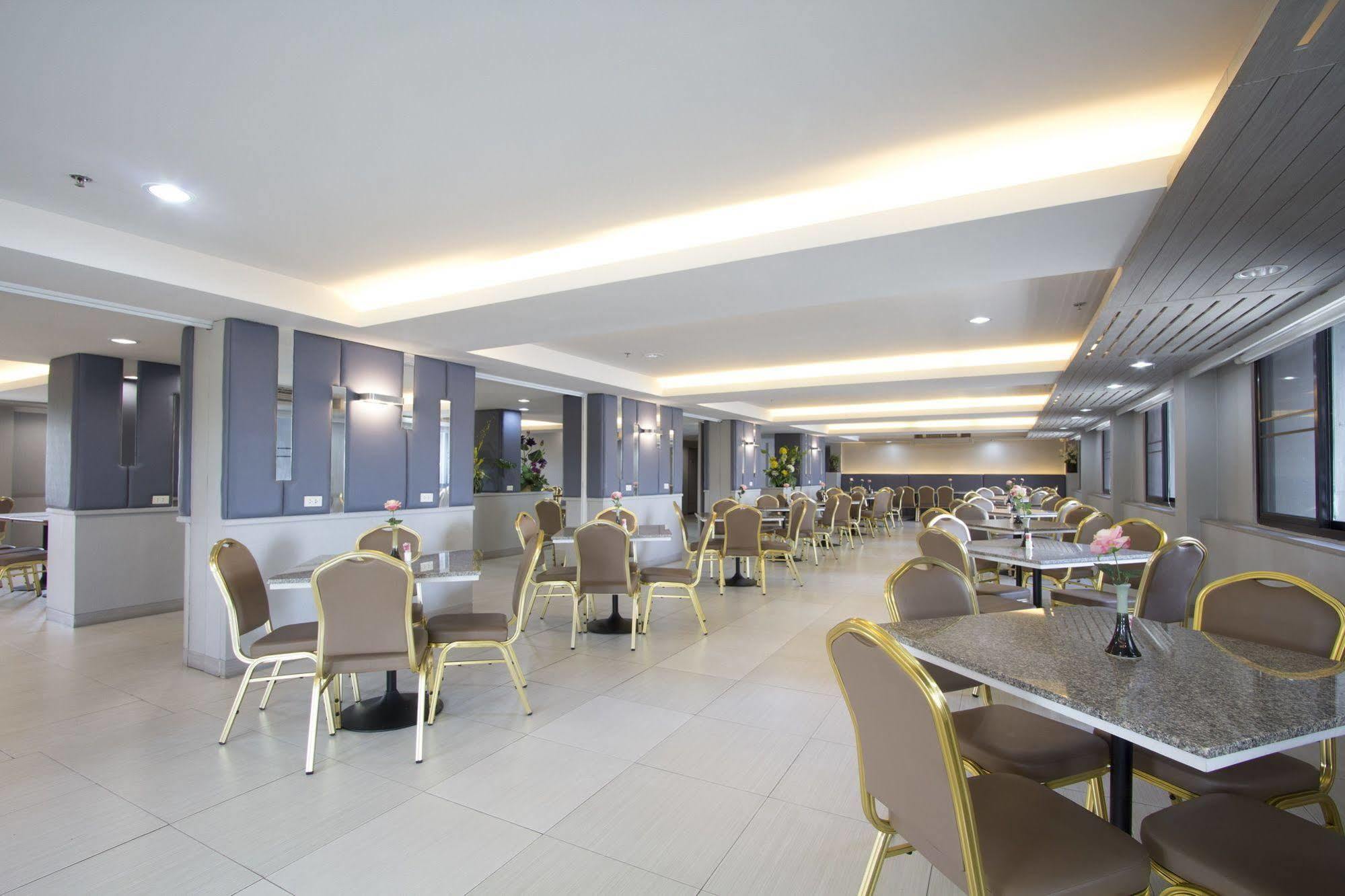 Hotel PAPA Bangkok Siriraj Bagian luar foto